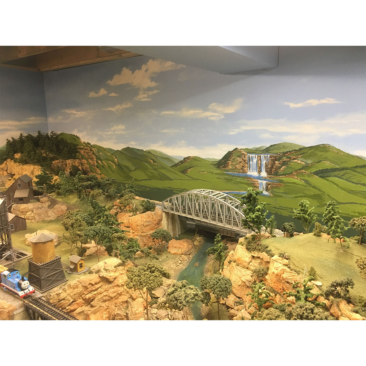 model railroad murals or backdrops
